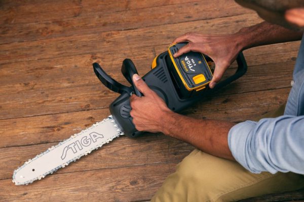 Stiga - Battery Chainsaw CS 700e Kit - Image 4